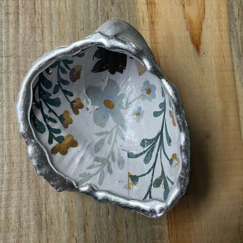 White and neutral floral print large ring dish